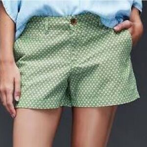 10/$25🦋 Khakis by Gap Olive & Cream Geometric Print City 3 Inch Shorts - Size 10